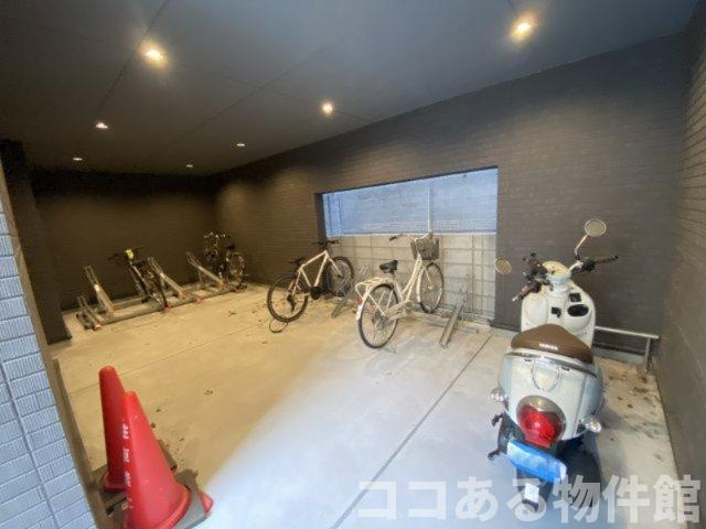 リアコートJR須磨鷹取の駐車場|駐輪場