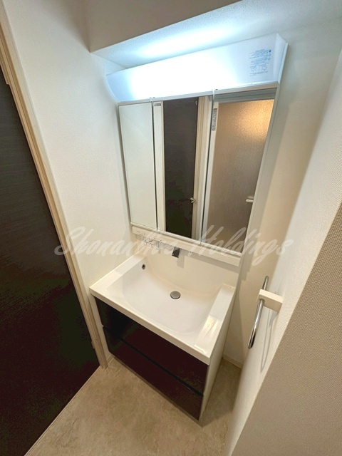 川崎市中原区上平間の賃貸マンションの洗面所|三面鏡洗面台♪※同物件別部屋