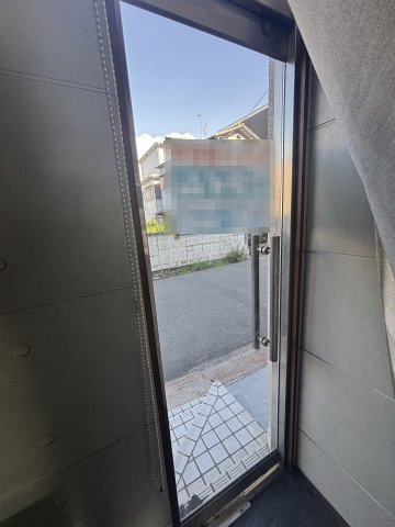 ニタカビルの玄関|裏口