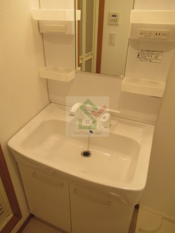 リクレイシア富士見台の独立洗面台