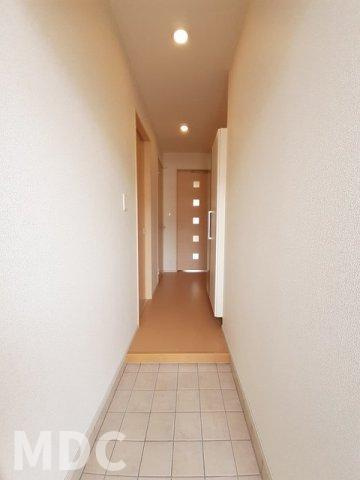 徳島市八万町川南のアパートの玄関