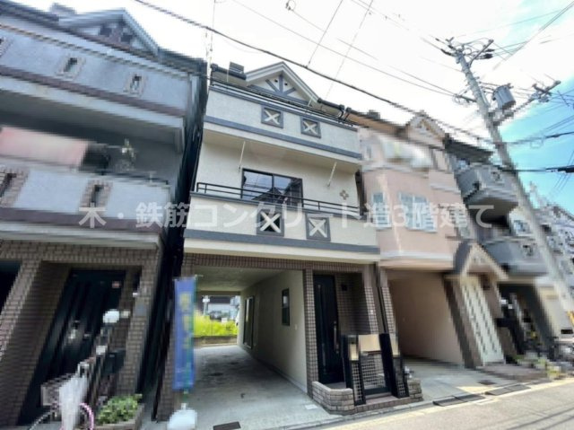 三ツ島5丁目　中古一戸建ての構造・工法・仕様|木・鉄筋コンクリート造3階建て
■物件内覧・資金計画相談・住宅ローン相談、リフォーム相談、お問合せ受付中■
※当日・翌日のご内覧、ご相談はお電話でのお問合せがスムーズです！