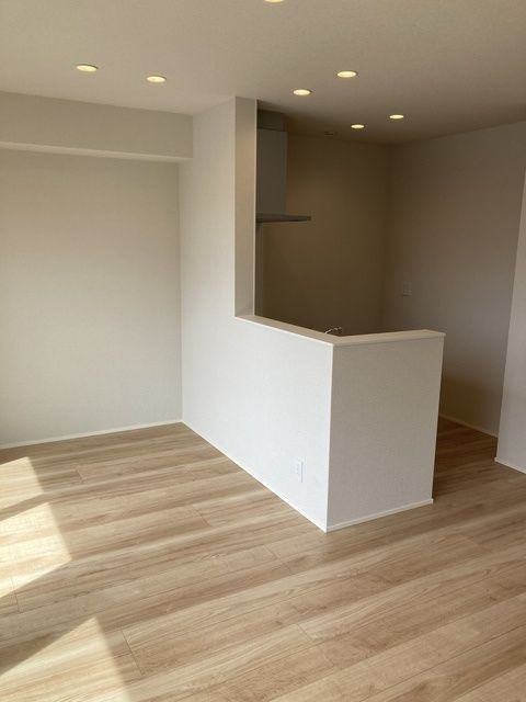 ｄｗｅｌｌ上北沢 Ａ棟の居間・リビング