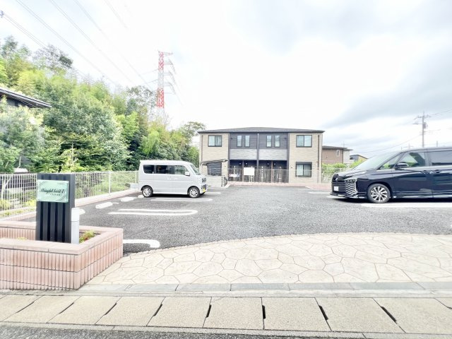 Bright Hillの駐車場|駐車場完備です