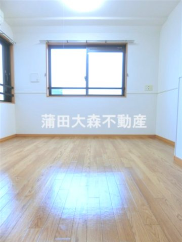 コスモリード大森町の居間・リビング