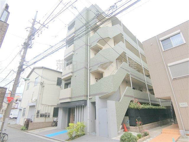 コスモリード大森町の外観