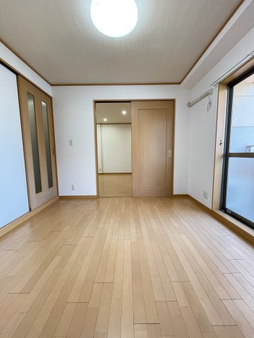 大阪市都島区毛馬町２丁目の賃貸マンションの居間・リビング