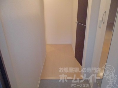 エテルナ瑞江の玄関