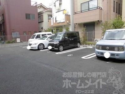 エテルナ瑞江の駐車場