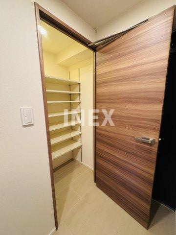横浜市中区石川町２丁目の賃貸マンションの収納
