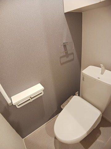 ヴィラ　シャングリラ高田　Ａのトイレ|ゆったりとした空間のトイレです