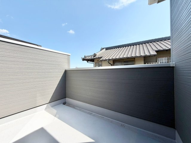 リーブルガーデン　大府市吉川町のバルコニー|家族の洗濯物もまとめて干せる、広さと使いやすさを兼ね備えたバルコニー。家事効率もぐっと高まります。									
									