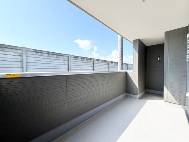 リーブルガーデン　大府市吉川町のバルコニー|家族の洗濯物もまとめて干せる、広さと使いやすさを兼ね備えたバルコニー。家事効率もぐっと高まります。									
									