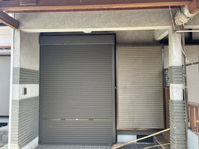 【その他】 | 今山貸家 | 玄関シャッター付きで防犯面も安心。