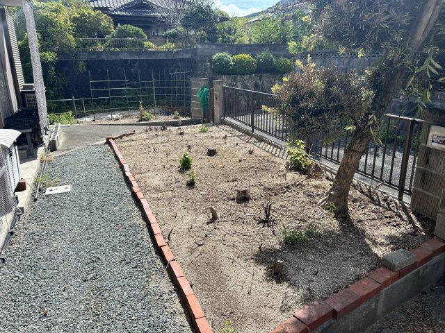 【庭】 | 今山貸家 | 周囲の視線を気にせず過ごせる静かなお庭。休日をゆったり過ごす