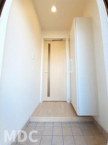 徳島市八万町川南のアパートの玄関