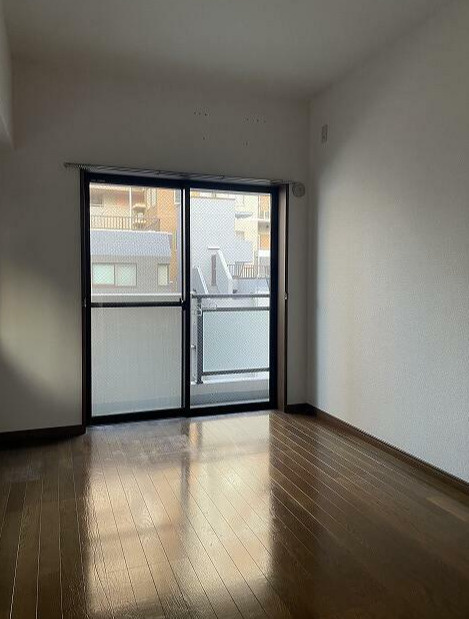 府中市宮町１丁目の賃貸マンションの居間・リビング