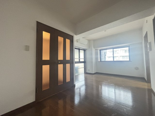 府中市宮町１丁目の賃貸マンションの居間・リビング