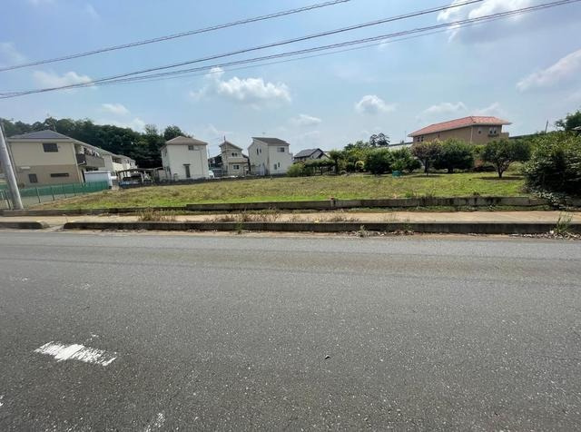 川越市下広谷　売地の前面道路含む現地写真