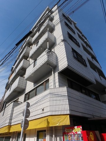 フロムファーストビルの外観