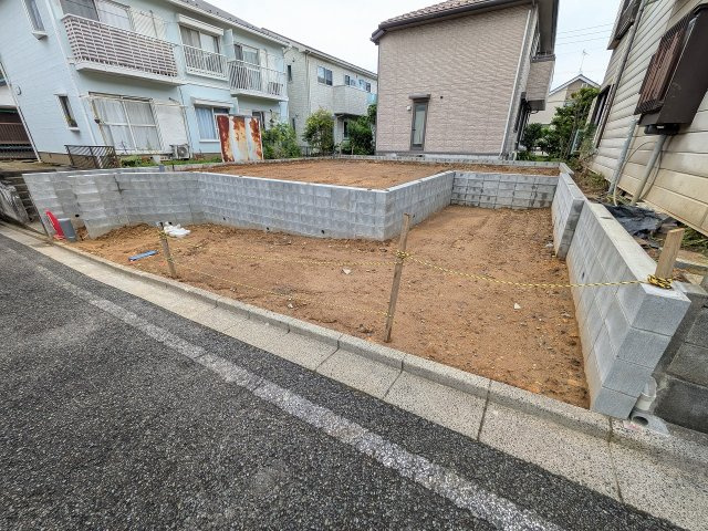 八王子市　散田町　新築一戸建て　４期の駐車場|～L字型に2台駐車可能カースペース～