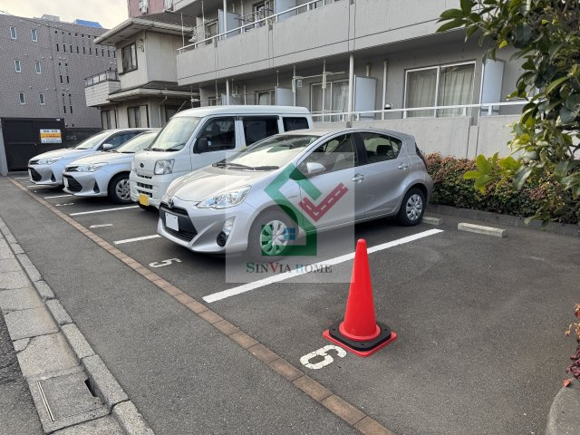 レプレリュードの駐車場