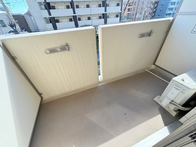 アーバンフラッツ新大阪1のバルコニー