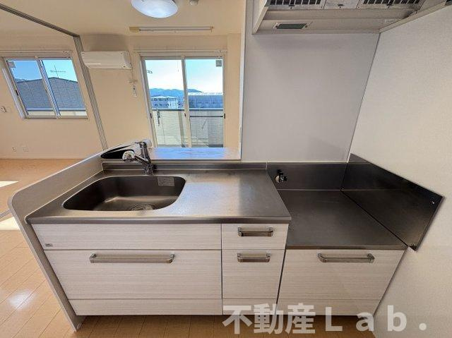 グランソレイユ　A棟のキッチン|※同一建物別号室のお写真です。