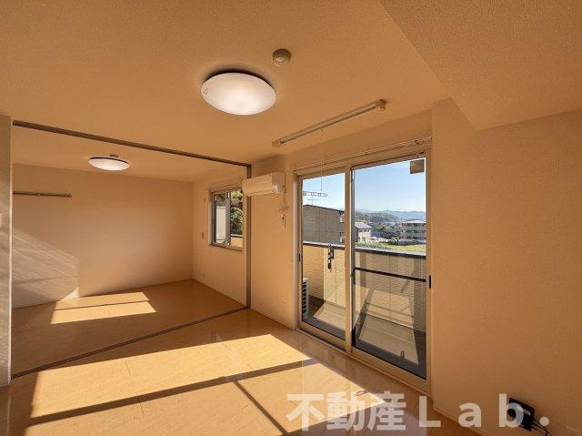 グランソレイユ　A棟の居間・リビング|※同一建物別号室のお写真です。
