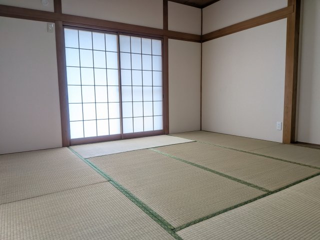 志井三丁目8番12号(B-12)の和室