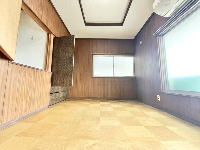 富田林市西板持町戸建の洋室