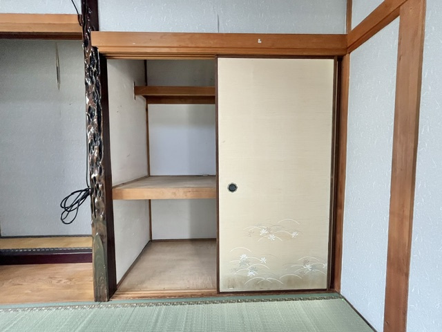 富田林市西板持町戸建の収納
