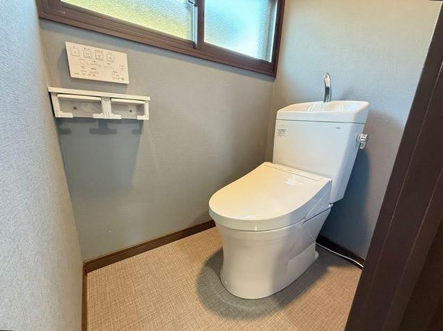 川越市岸町　中古のトイレ