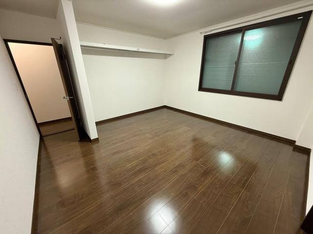 川越市岸町　中古の洋室
