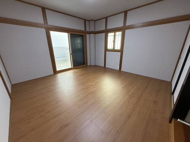 川越市岸町　中古の洋室