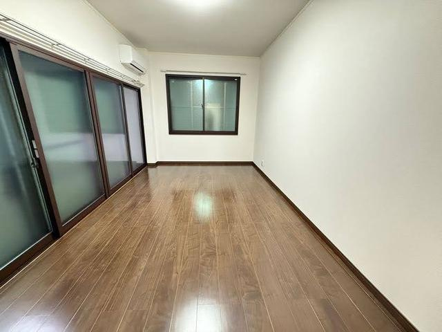 川越市岸町　中古の洋室