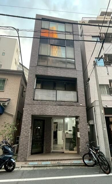 新宿区西早稲田１丁目の店舗事務所の外観