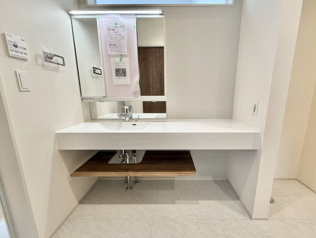 川越市大塚新町の独立洗面台