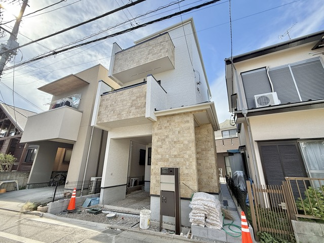川越市岸町1丁目の前面道路含む現地写真
