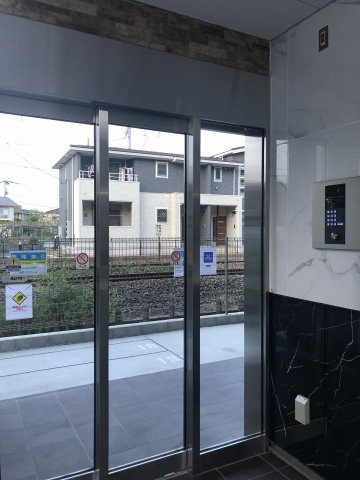 川崎市多摩区登戸の賃貸マンションのエントランス