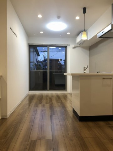 川崎市多摩区登戸の賃貸マンションの居間・リビング