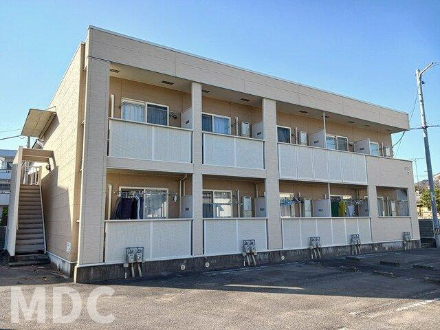 徳島市八万町法花のアパートの外観