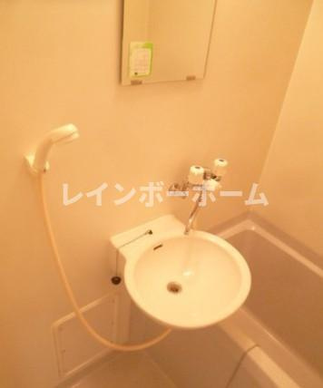 プレジールゴトウの洗面所|脱衣スペースもあります