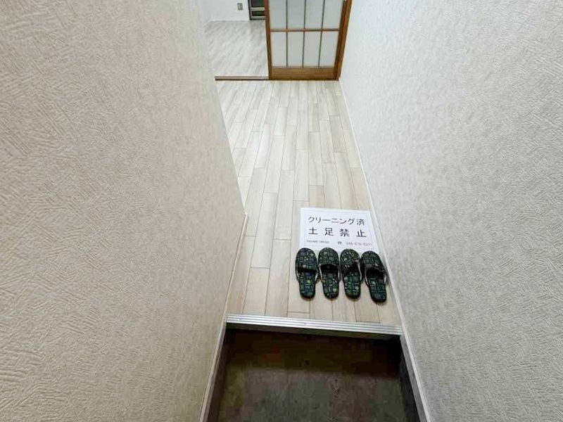 鶴ヶ島市大字上広谷のアパートの玄関