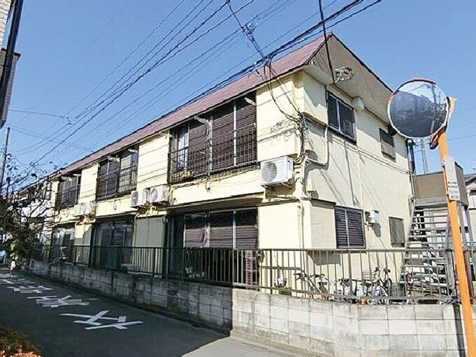 鶴ヶ島市大字上広谷のアパートの外観