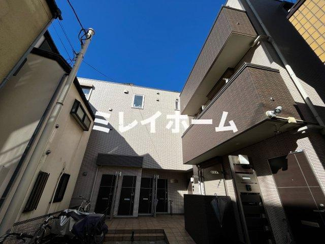シャルールの外観