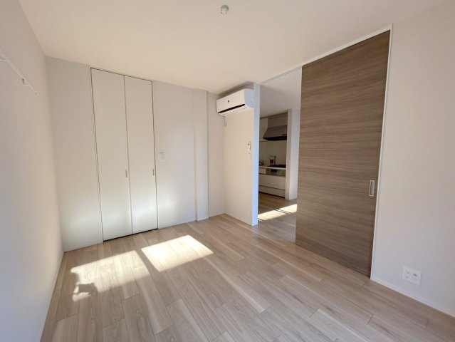 ハイツ桜丘の寝室|★明るいフローリングのお部屋です★