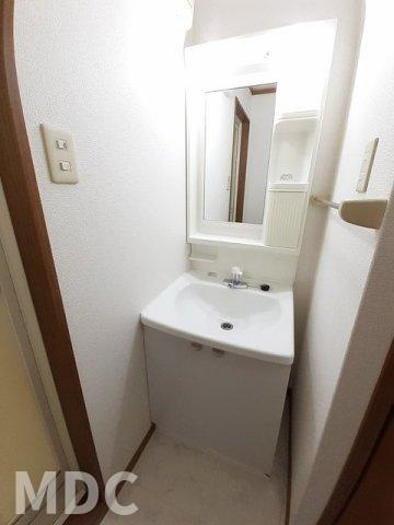 徳島市八万町法花谷のアパートの洗面所