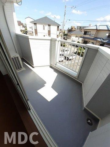 徳島市八万町法花谷のアパートのバルコニー