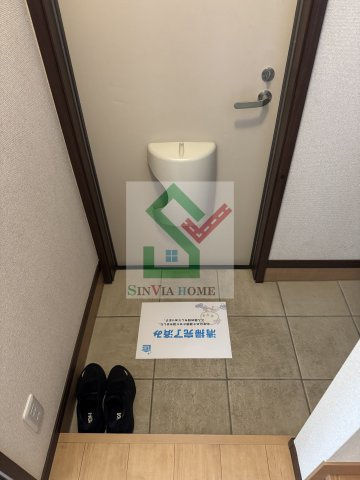 アイフラットの玄関